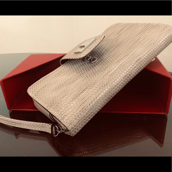 NWT MUNDI Creme/Gold Womens Clutch - Picture 2 of 12